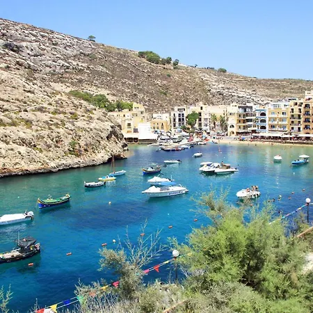 Modern Seaview Apartment *