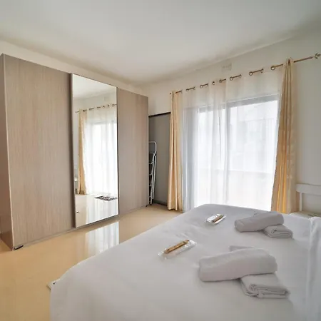 Modern Seaview Apartment