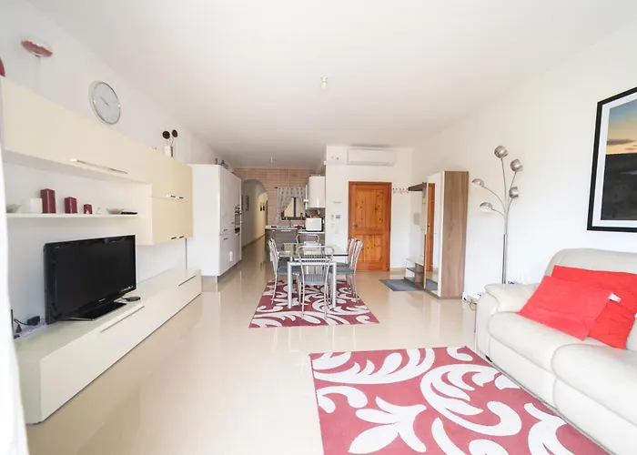 Modern Seaview Apartment *