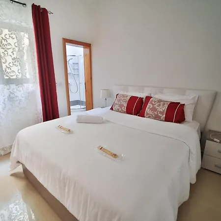 Modern Seaview Apartament *