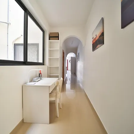Modern Seaview Xlendi