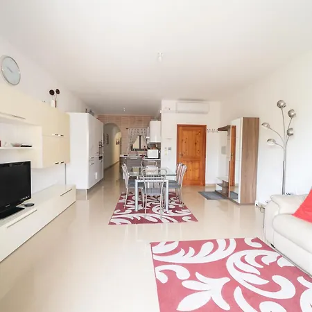 Modern Seaview アパート *