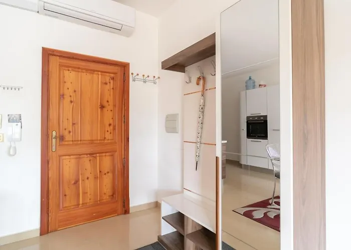 Modern Seaview Apartman *